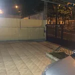 Casa Familiar em Campinas com 2 Quartos, 1 banheiro, 1 vaga para carro