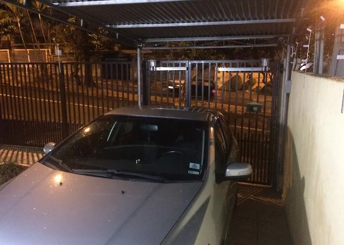 Casa Familiar em Campinas com 2 Quartos, 1 banheiro, 1 vaga para carro