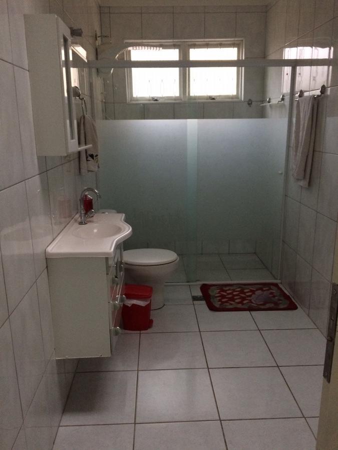 Casa de hóspedes Casa Familiar Em Campinas Com 2 Quartos, 1 Banheiro, 1 Vaga Para Carro *